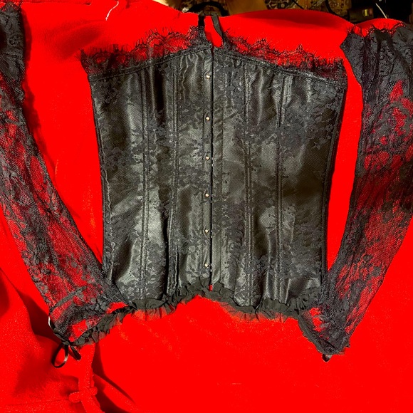 Cute corset with sleeves - Picture 2 of 2